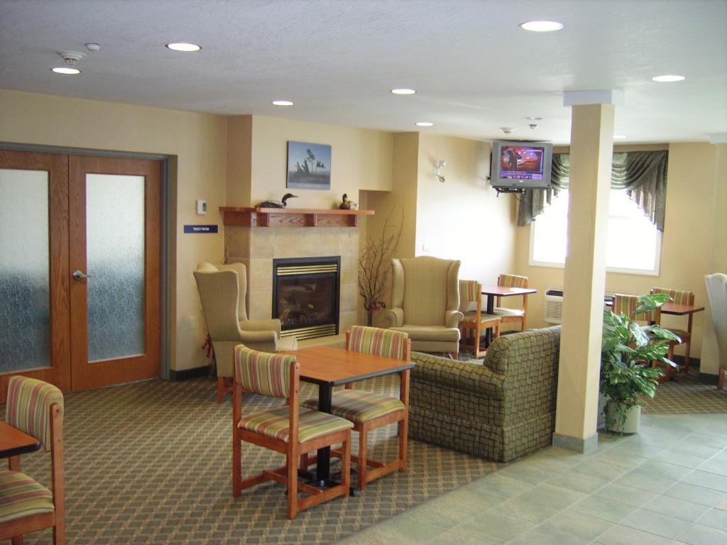 Parry Sound Inn And Suites Exterior photo